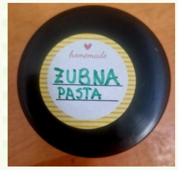 Prirodna pasta za zube — fotografija iz Kataloga 2026